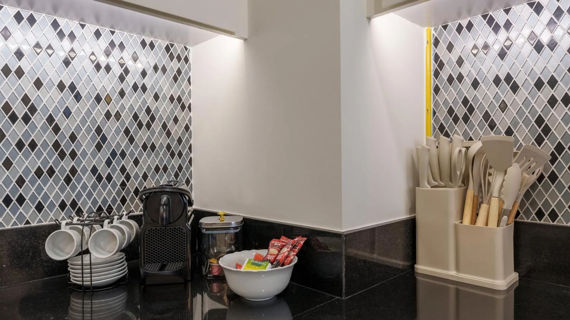Experience Opulent Living At Paramount Midtown Dubai United Arab Emirates